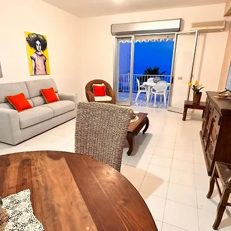 La Terrazza Sul Mare Apartment *